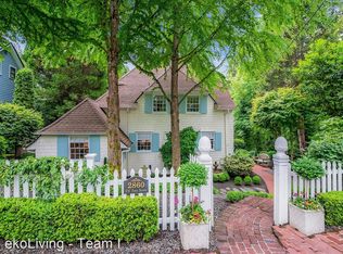 2860 SW Fern St, Portland, OR 97201