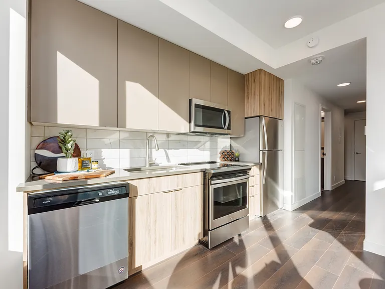510 12th Ave SW — Photo 33