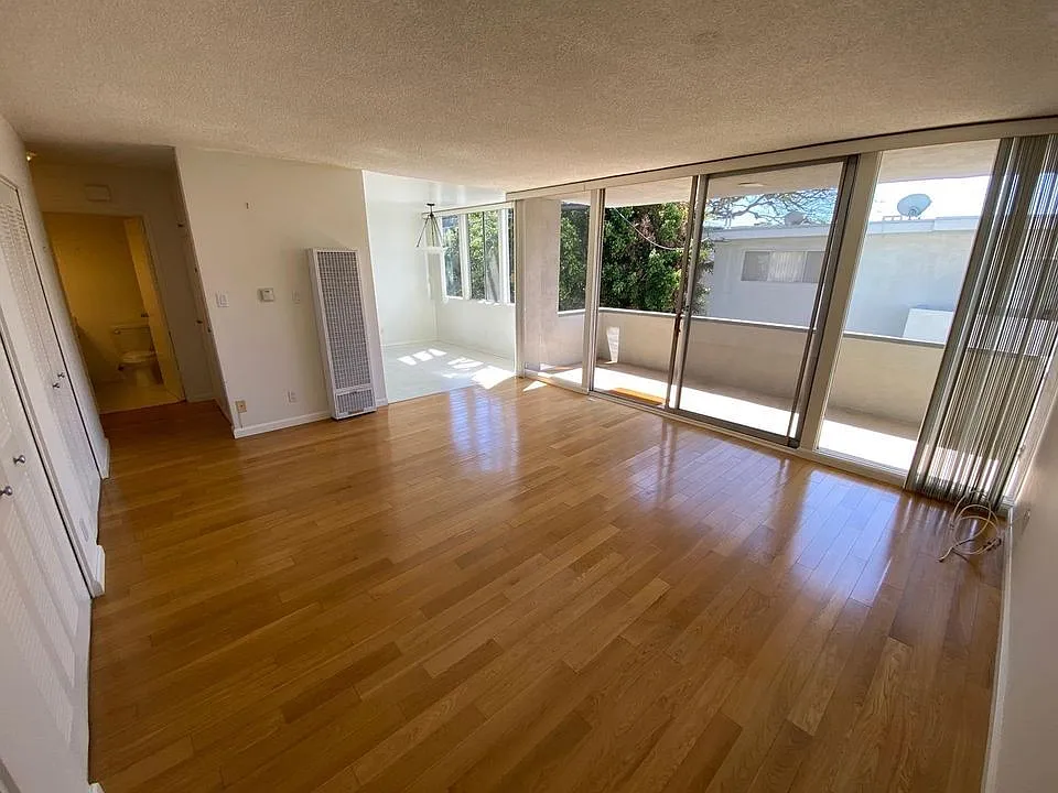 11936 Darlington Ave — Photo 3