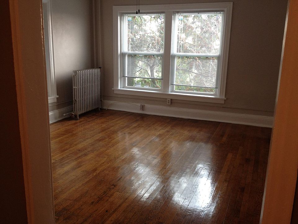 Big room 13.5 x 13.5 with two closets.