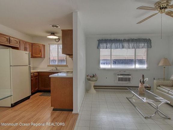 4th image of 9 Monticello Dr #A