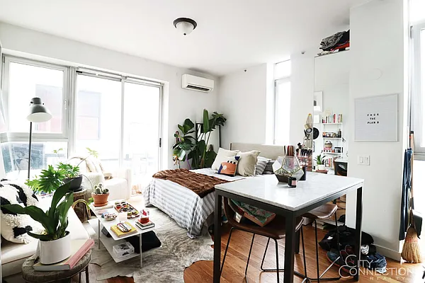 Rented by City Connections Realty | media 9