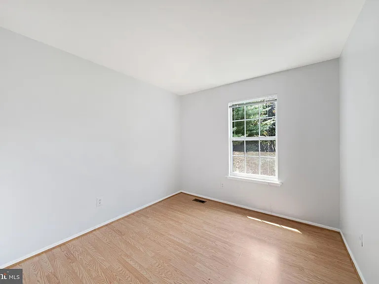 7767 Hiawatha Ln — Photo 6