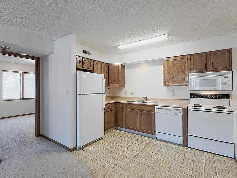 4615 Meredeth St #8 — Photo 2