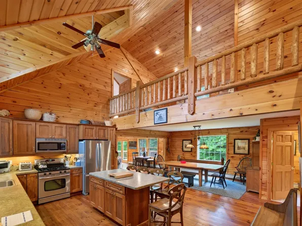 7 Yodeling Lane, Dover, VT 05356