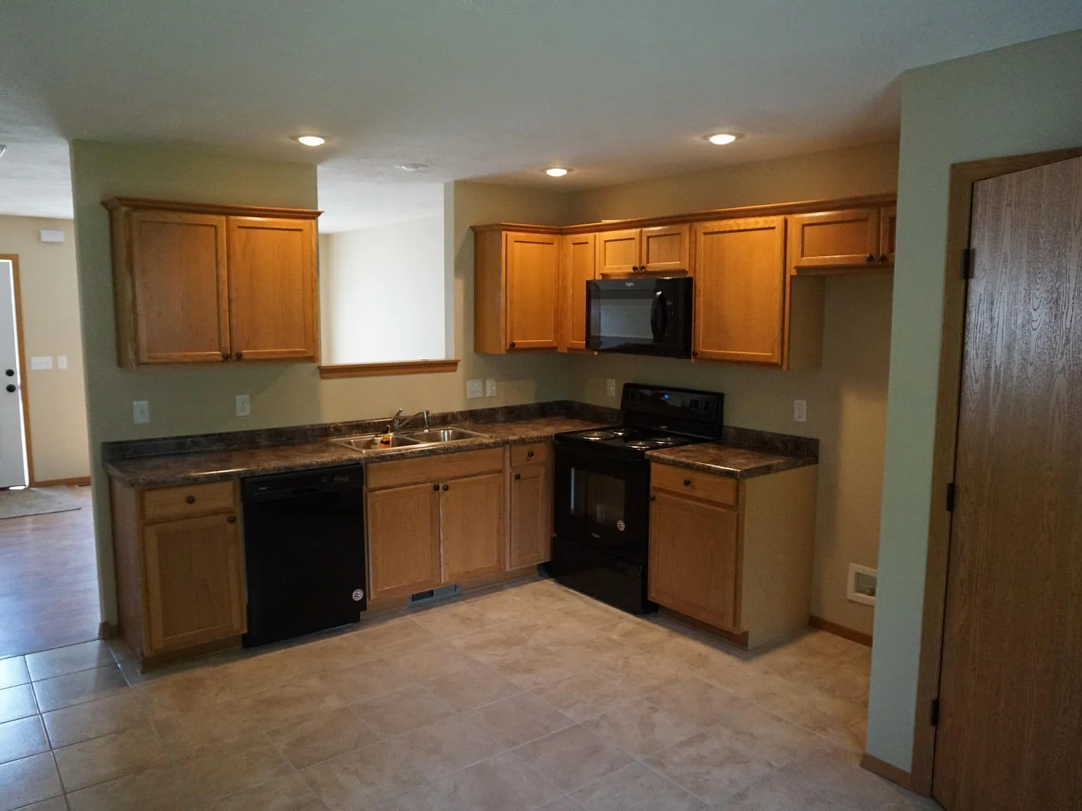 2 bed, 1000 sqft, $1,095 — Photo 4