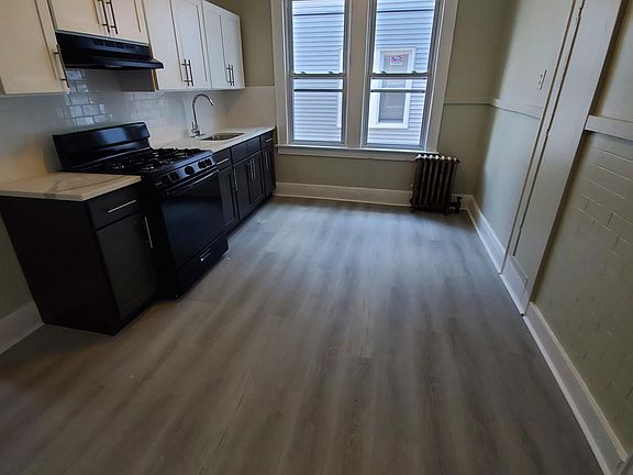 3rd image of 19 Underwood St #1R