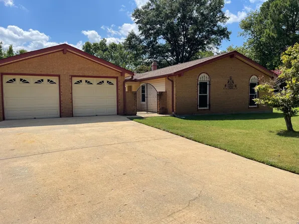 6959 Cades Brook Cv, Millington, TN 38053