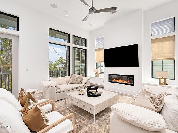 3rd image of 36 Grande Pointe Cir