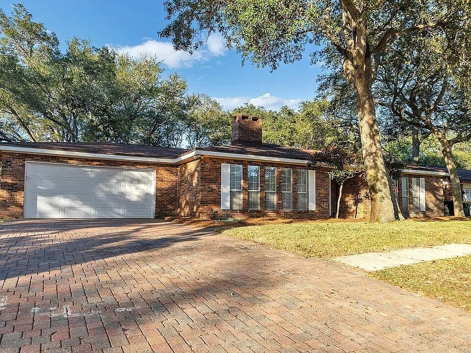 1st image of 333 Shannon Ct NW