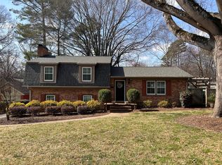 1215 6th St NW, Hickory, NC 28601