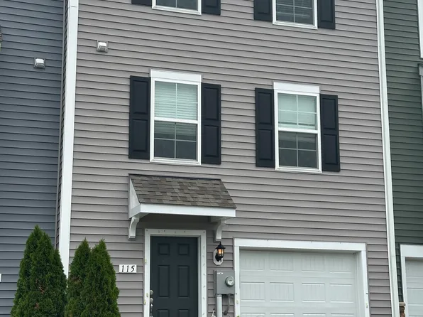 22318 Great Trail Ter, Sterling, VA 20164