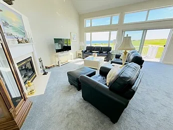 3 bed, 3.5 bath, 2710 sqft, $10,000 — Photo 4