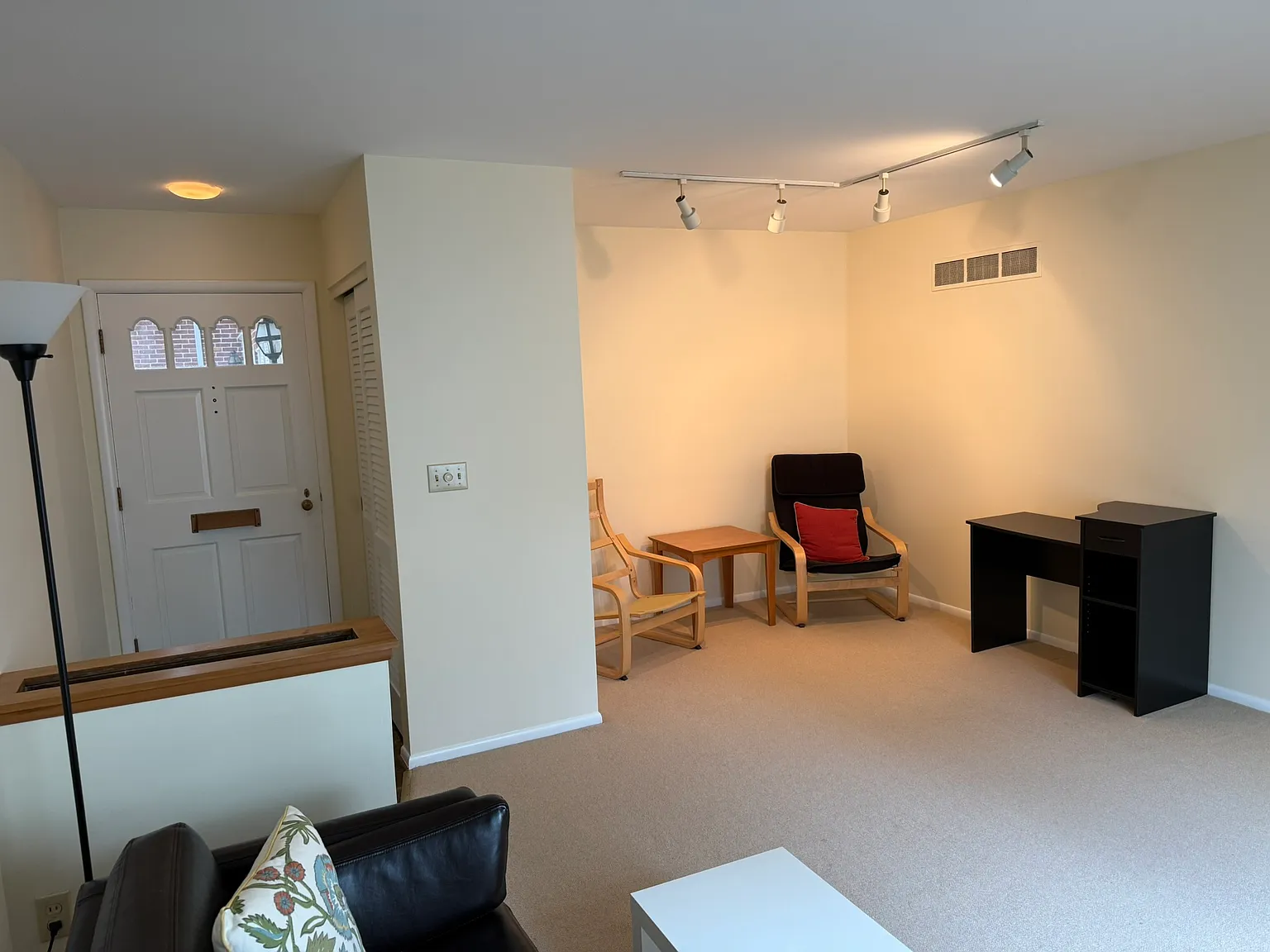 2 bed, 1.5 bath, 1400 sqft, $2,250 — Photo 3