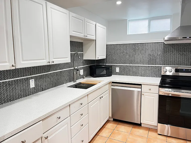 4711 Troy Ln #4713 — Photo 1