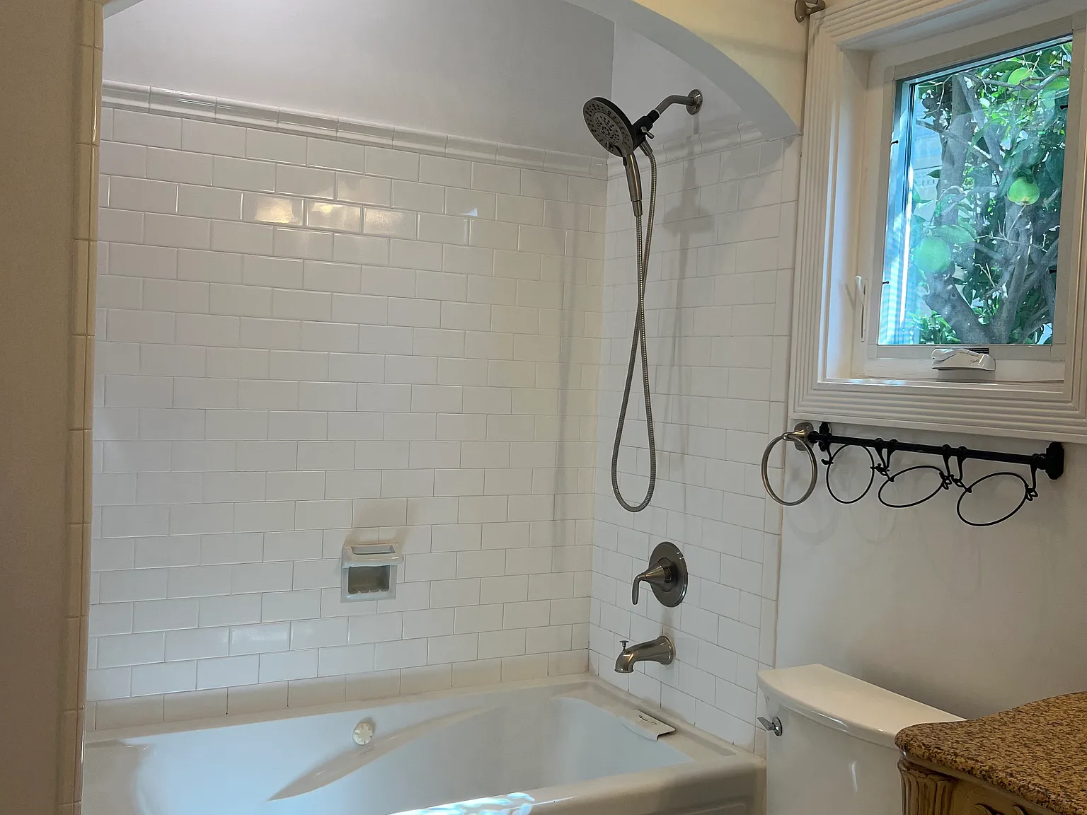 3 bed, 1800 sqft, $4,500 — Photo 2