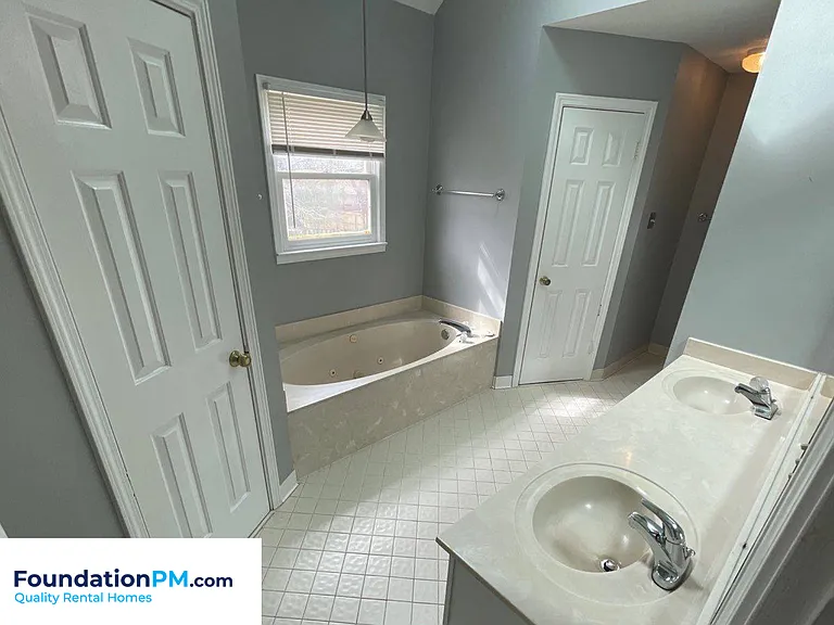 8215 Timber Creek Dr — Photo 13