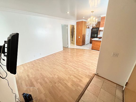 3rd image of 1119B Banyan St