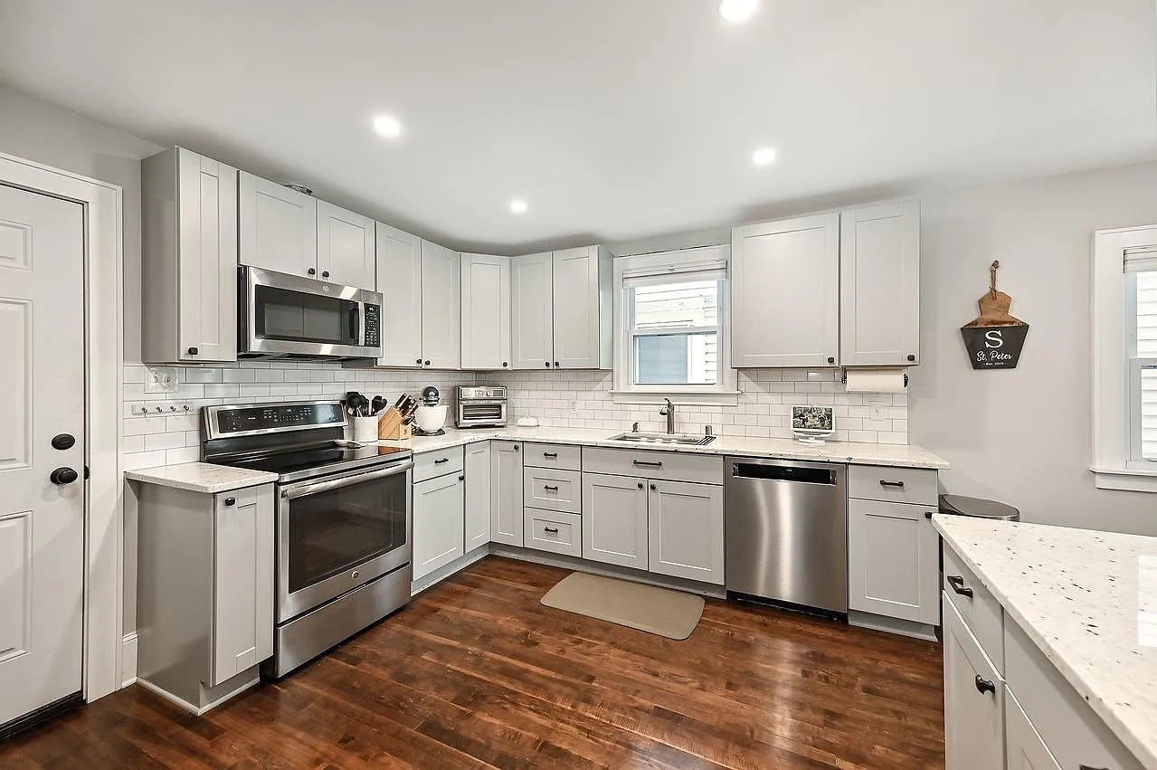 2542 S Burrell St — Photo 4