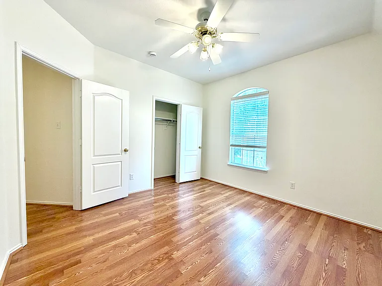 516 Hawken Dr — Photo 22