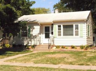 2708 Bellevue Ave, Bettendorf, IA