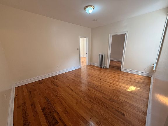 5th image of 4529 Park Ave #11E