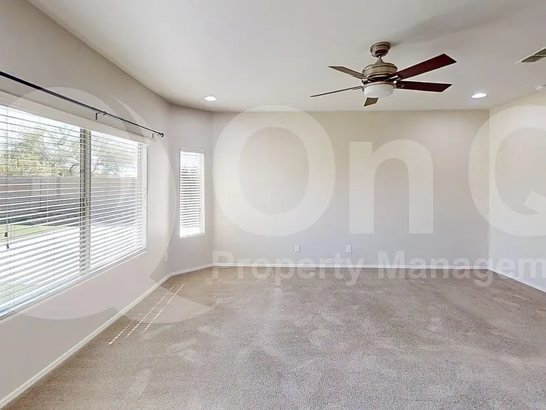 1015 W Spur Dr — Photo 8