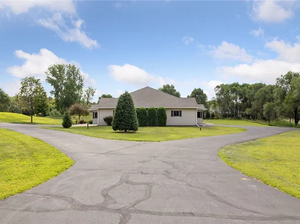 921 Meadowood Lane #1, Hudson, WI 54016