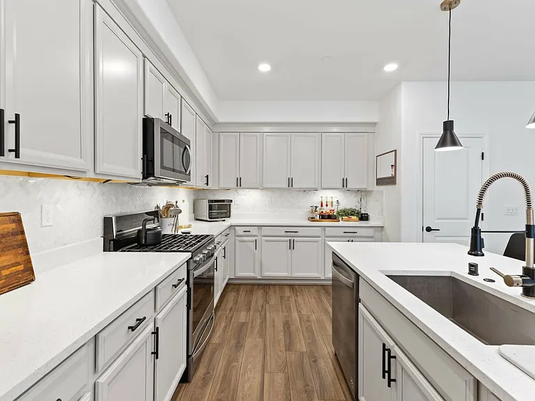 Synergy Ct — Photo 10