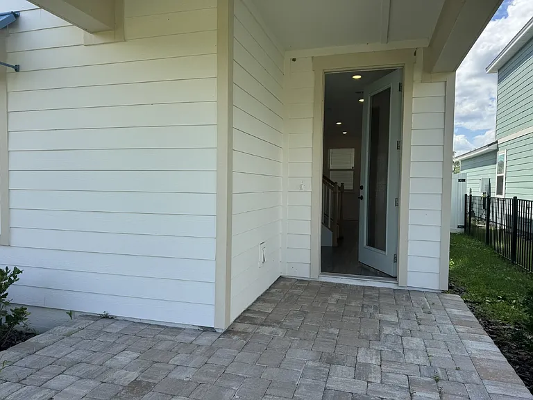 236 Hawthorn Park Cir — Photo 32