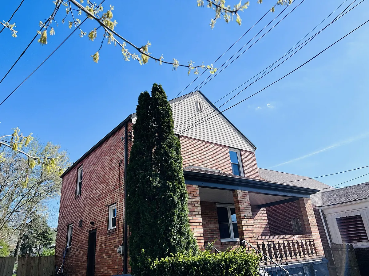 Building Photo - 169 W Schwab Ave