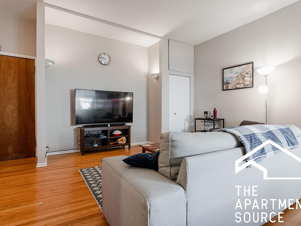 1st image of 709 W Wrightwood Ave #We8sde01s
