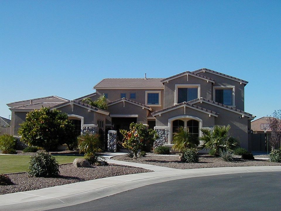 Home sits on private, cul de sac lot. Professionally landscaped front yard.