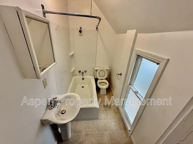 1111 S 7th St #2 — Photo 4