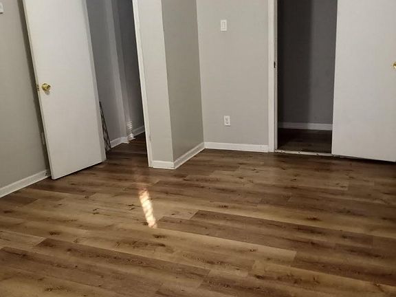 5th image of 2214 Melbourne St #B