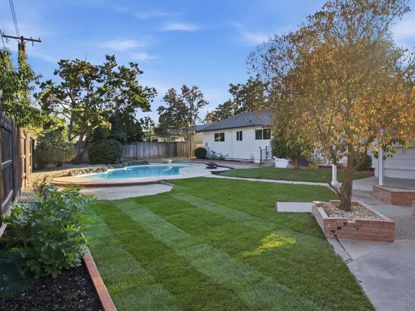 3232 Mission Ave, Carmichael, CA 95608