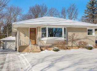 246 Spring Ave, Glen Ellyn, IL 60137