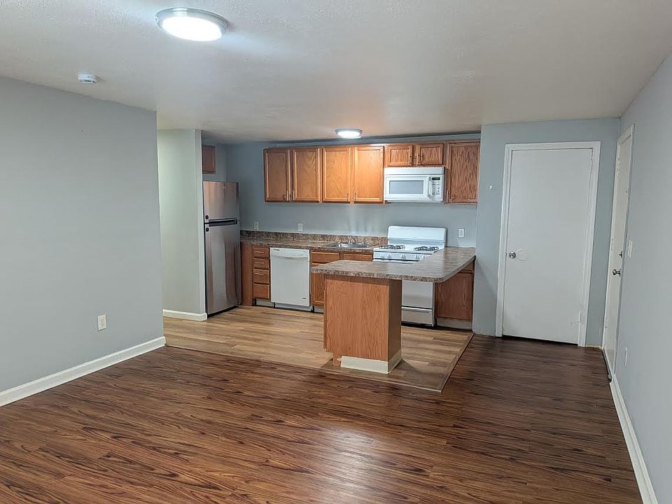 1st image of 1302 East St #203