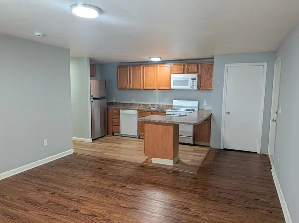 1302 East St #203, New Britain, CT 06053