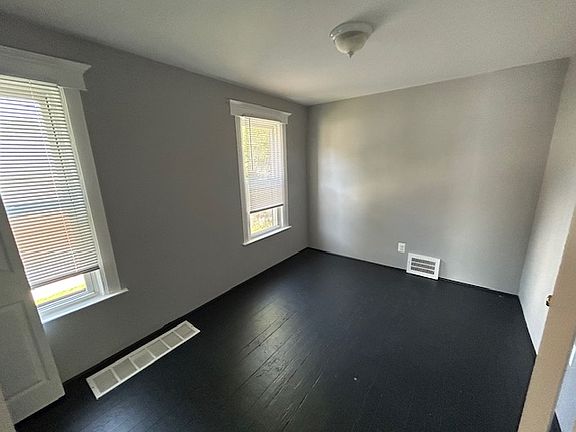 2nd image of 21121 E Twelve Mile Rd APT 1