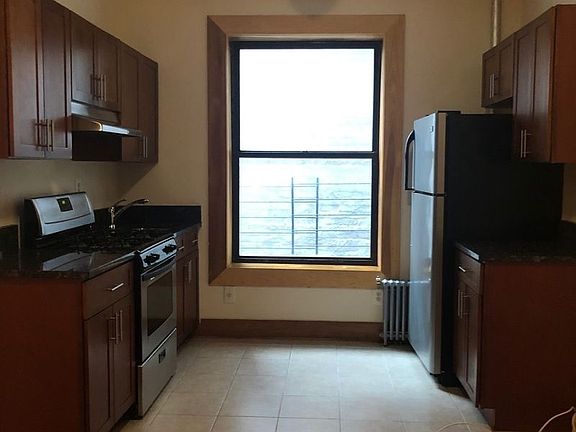 2nd image of 335 E 19th St APT 4B