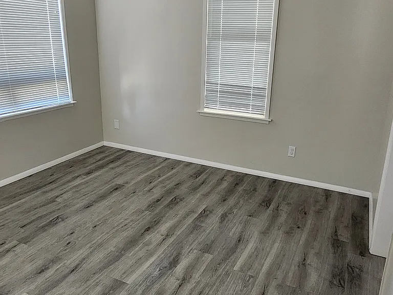 1902 Baker Ave — Photo 21