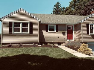 127 Valley Crest Dr, Wethersfield, CT 06109