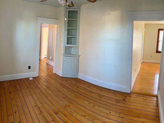 4th image of 10 Bicknell Ave #2