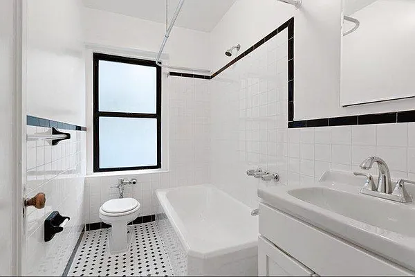 Rented by Arwell Realty | media 11