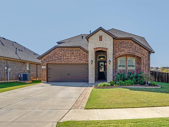 4th image of 3520 Helm Ln