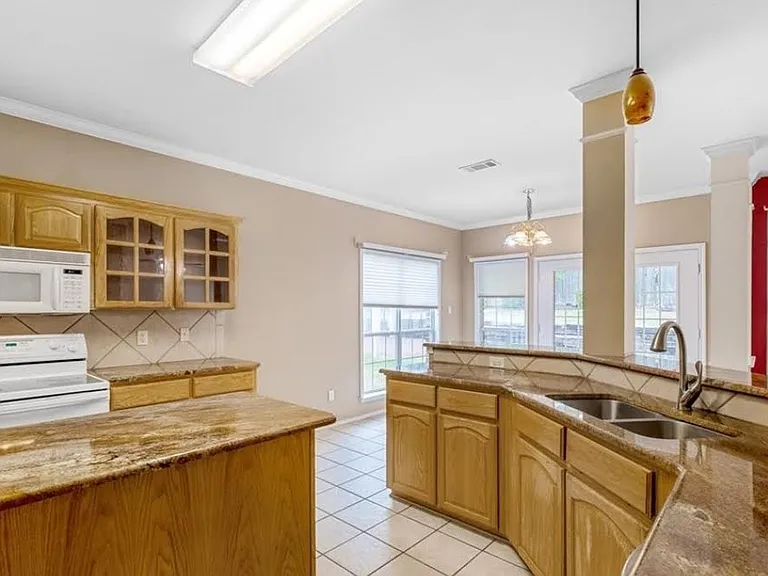 2416 Catawba Loop — Photo 4
