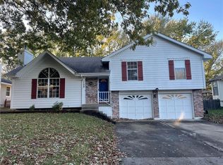 1108 SW Trail Ridge Dr, Blue Springs, MO 64015