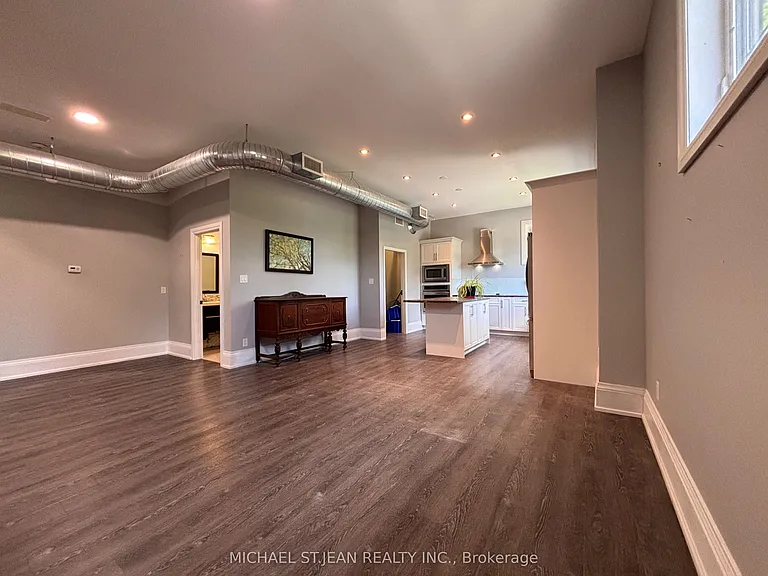71 Wilson St E — Photo 7
