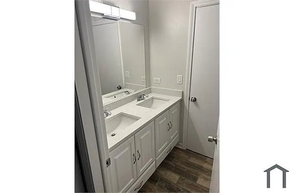 2274 Windsor Ln photo 1